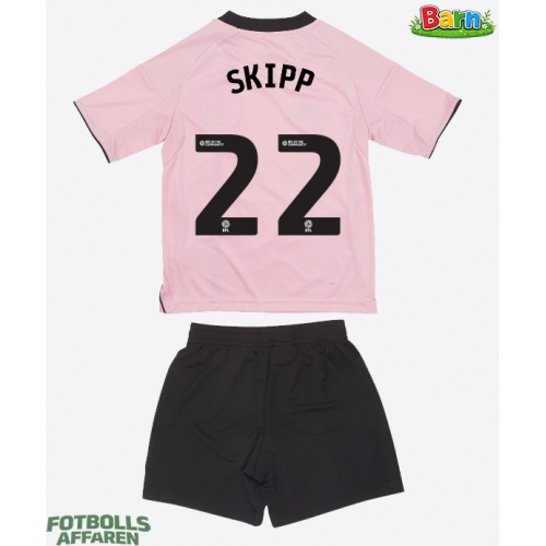 Leicester City Oliver Skipp #22 Tredjeställ Barn 2025-26 Kortärmad (+ Korta byxor)